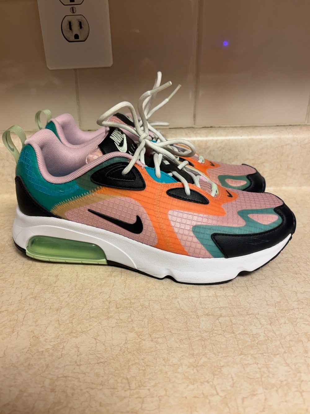 Nike Air Max 200 Light Arctic Pink Orange Pulse Size Women’s 8.5 - Picture 3 of 13